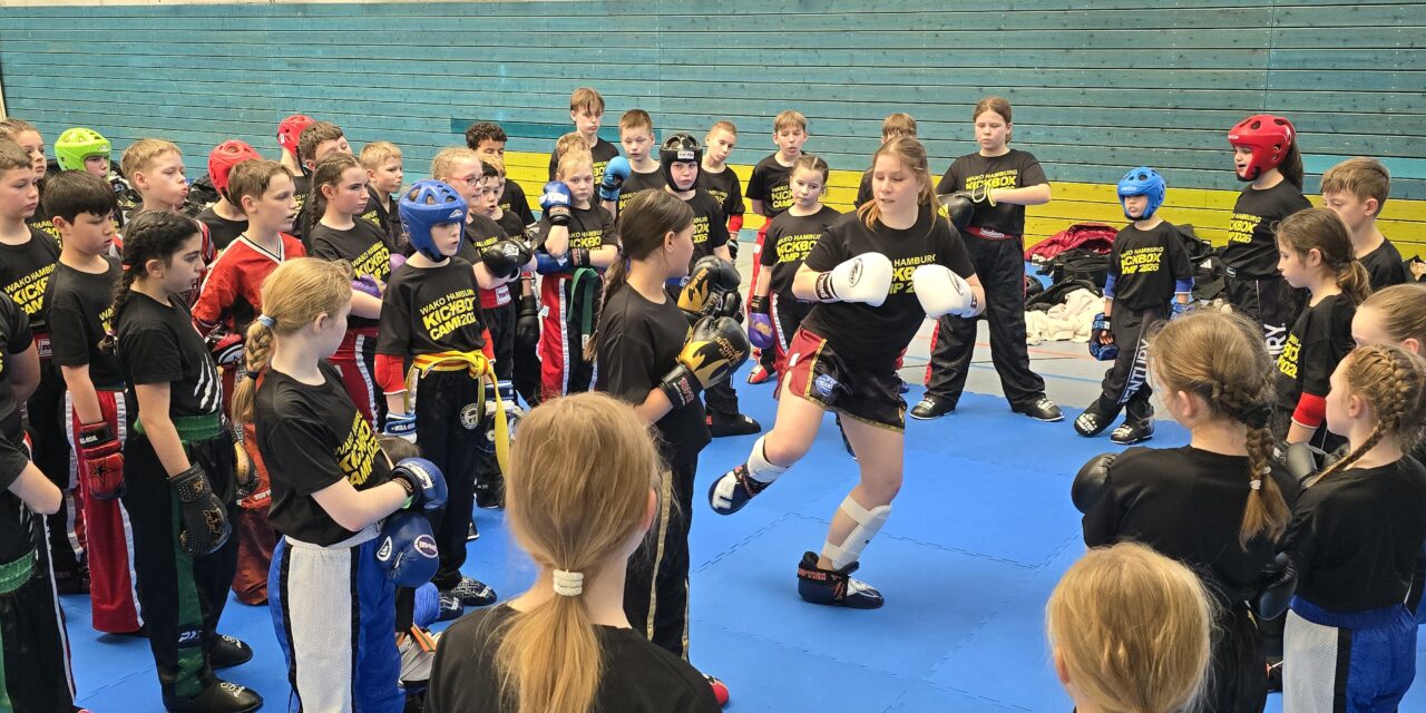 Kickbox Camp 2026 mit 150 Kindern