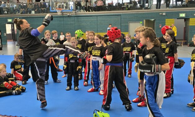 Kickbox Camp 2026 mit 150 Kindern